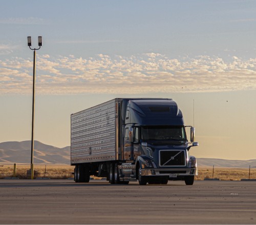 62f50df3bbbfc1e98263b342 Truck Small